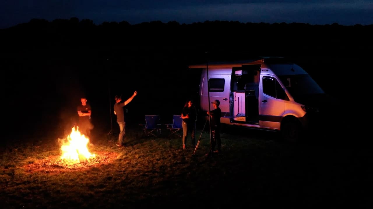 STKR - FLi OVER-LANDER 10 Ft. Telescoping Light with Wireless