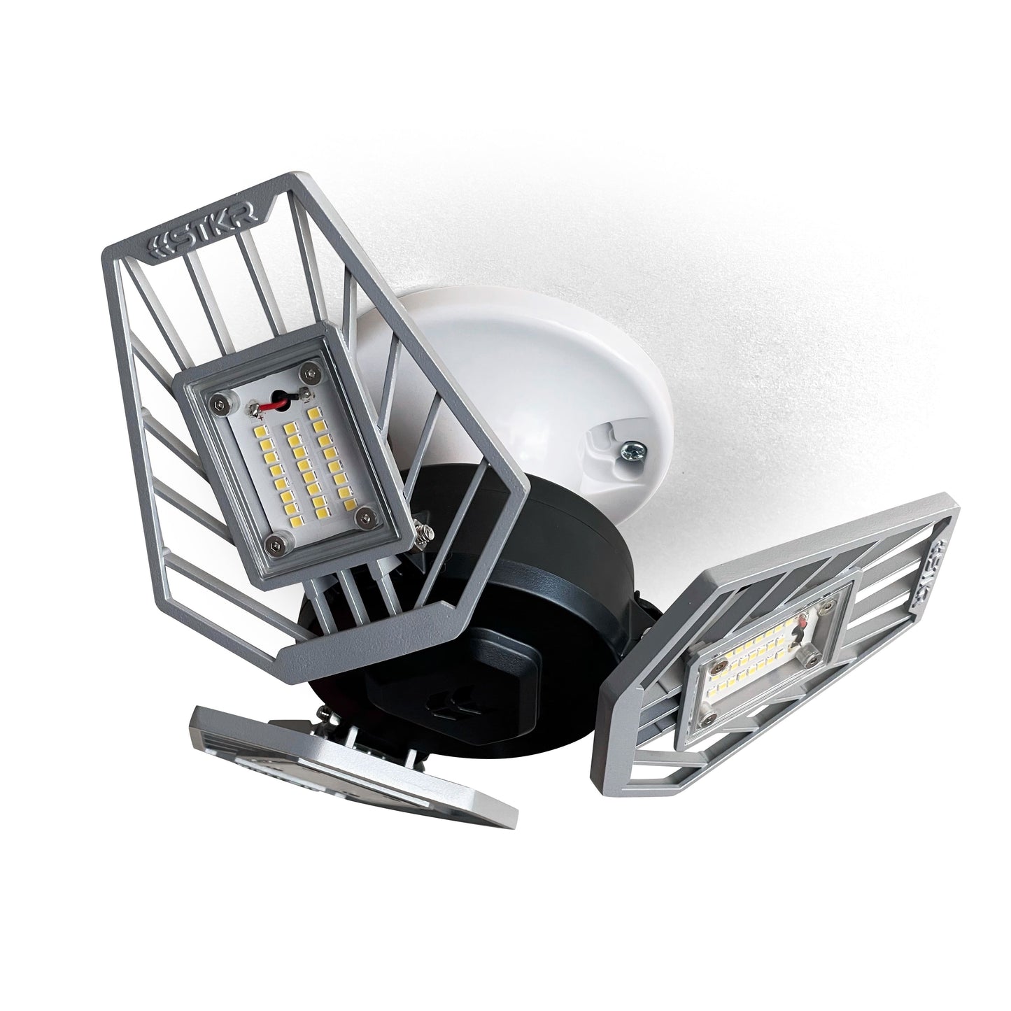 TRiLIGHT 2.0 ceiling light with three adjustable LED panels