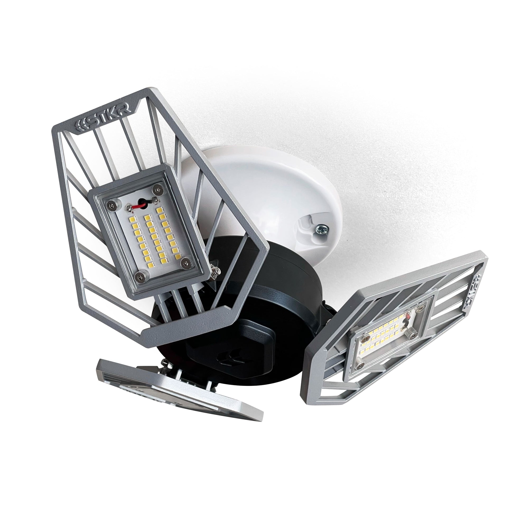 TRiLIGHT 2.0 ceiling light with three adjustable LED panels